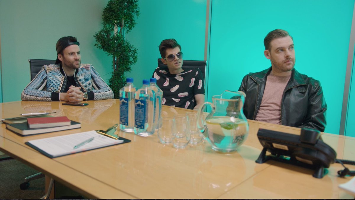 WEARECVNT5's tweet photo. BIG MEETINGS TODAY ABOUT BIG MONEY MOVES 💰 OUR NEW DOCUMENTARY AIRS JUNE 28TH ON @GO90 SO GO DOWNLOAD THE APP NOW PEASANT5 📲 https://t.co/1V4rI3ZZDW
