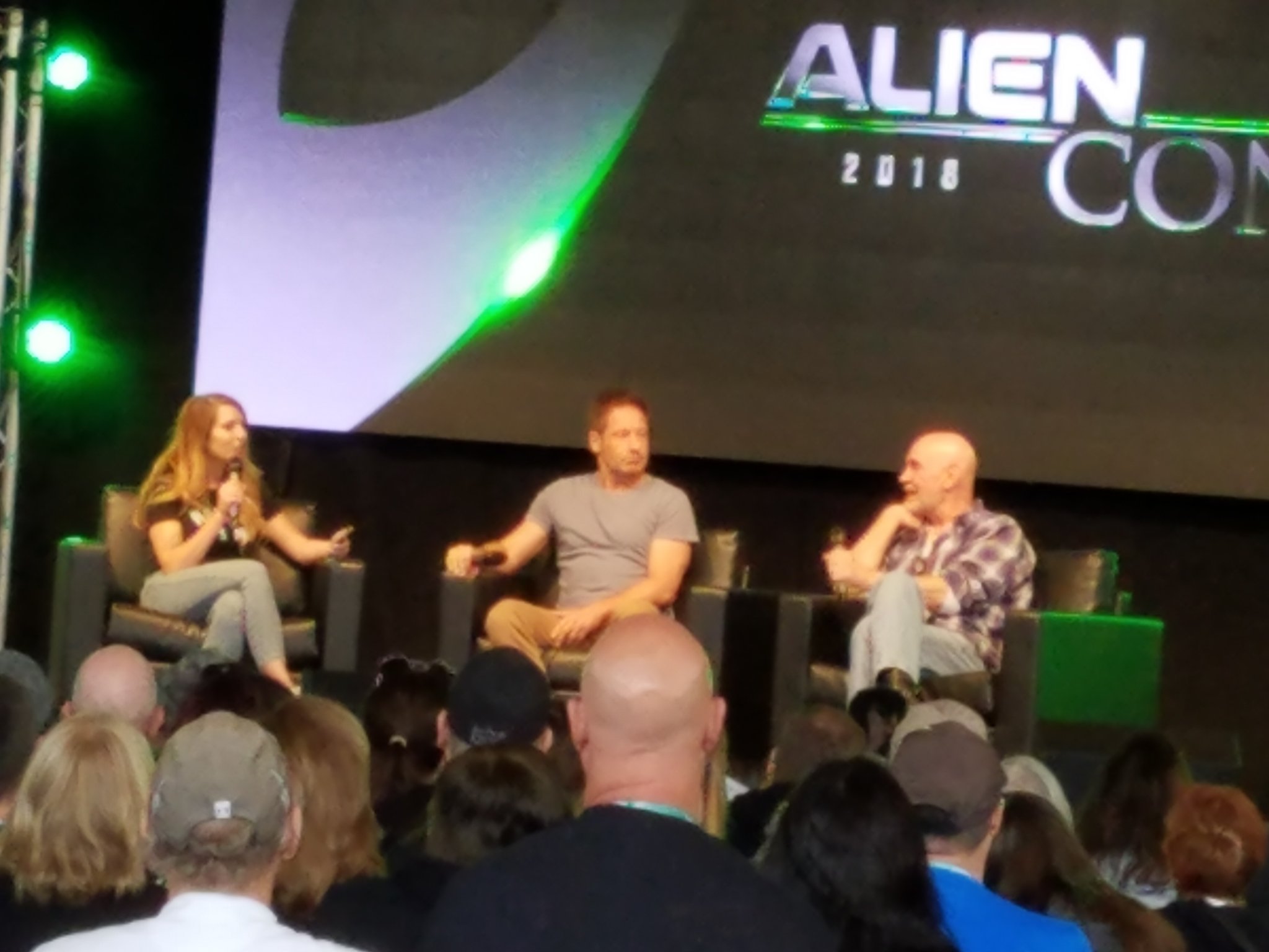 2018/06/17 - David at AlienCon 2018 at Pasadena Convention Center Df6Lg7rU0AAFrIW