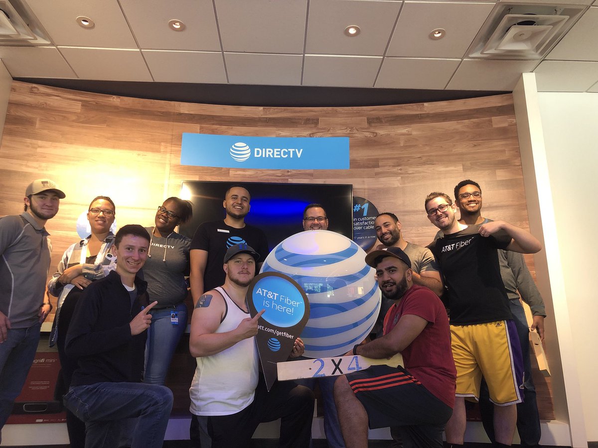 RMitchell824's tweet photo. THE White Oak Crossing up early game planning with the squad to finish Q2 out strong and take Q3 by storm! #BeDisruptive #MMH #averageskill #phenomenalwill #NoNet #WeGoHard @ShahonnaMckoy @930Tony  @mrwmoody @GKeiling @MidAtlantic1860 @404girl @Ericthomasbtc https://t.co/M009K5tdrM