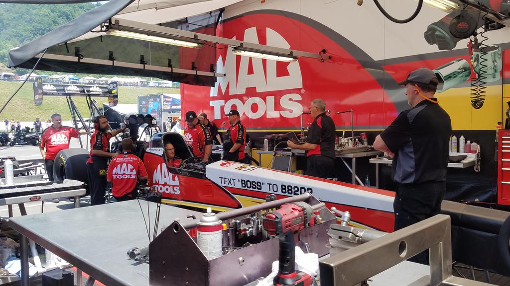 TeamKalitta's tweet photo. Getting the @Mac_Tools ride warmed up for an E2 date with Scott Palmer! #KalittaStrong #NHRA #GreatToWorkWith #WeAreMacTools #GoOnYello https://t.co/OymFg2aebc