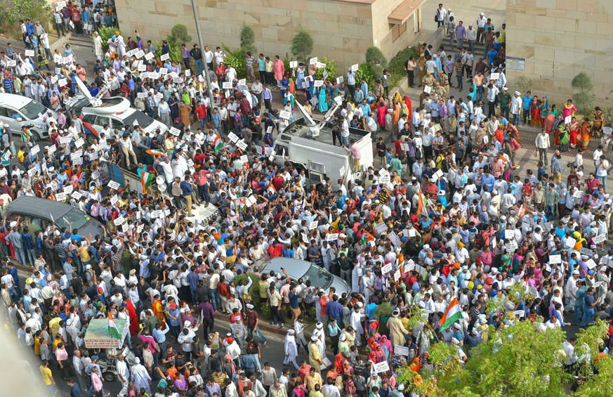 prema4a's tweet photo. #AAPSleepoverProtest #AamAadmiParty #AAP #ArvindKejriwal #ProtestAction #DelhiDharnaPolitics #DelhiWithKejriwal 
अरविंद केजरीवाल की रैली से असल संकट में पड़ेगी कांग्रेस
https://t.co/94oqSbzMk6 https://t.co/78uZozrdZE