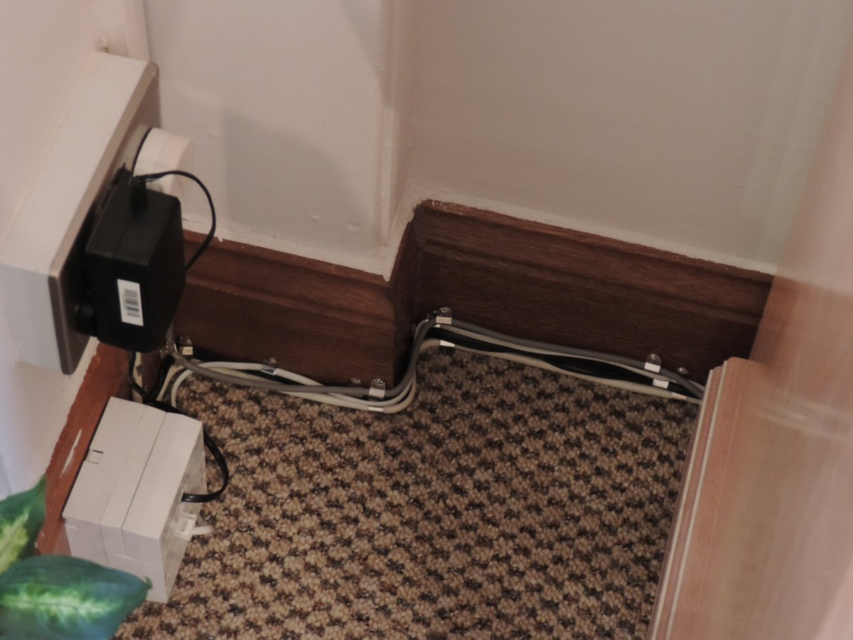 pushinclips's tweet image. #SBS   Is this wee cable clip to #Disruptive for the big retailers ? Or is it they just don't get it ?