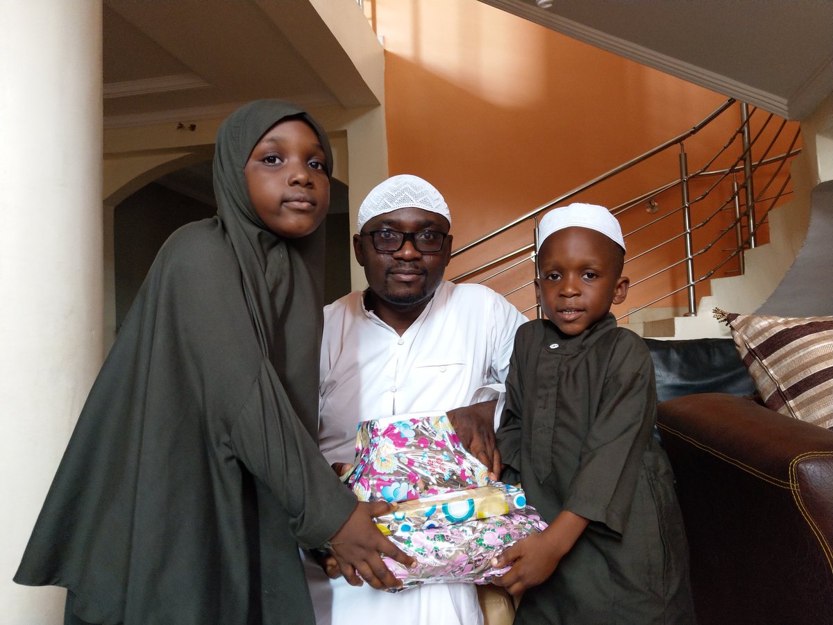 bolacash2015's tweet photo. Proud Dad on Father's Day...
Congrats. #1stprize #Musabaqa #Quraniccompetition. https://t.co/cCMzlgqo4W