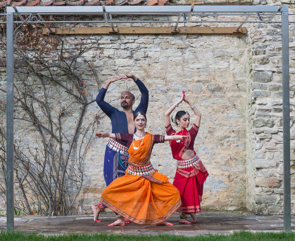 Powerful dance will be provided at the <a href="/ImagineLuton/">Imagine Luton</a> festival next weekend by <a href="/Kadamdance/">Kadam Dance & Music</a> performing Sacred Shapes - inspired by the symbolism of the ancient diagram, the Sri Yantra. Check performance times and plan your day at: ow.ly/NAFM30ktKqo #ImagineLuton #LoveLuton