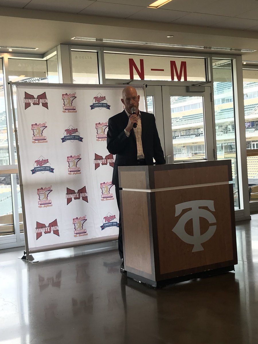 mnmrmsbase's tweet photo. @jeffdahler of the Minnesota Minute Men. Good will through sports. https://t.co/PNtnVn7dWm