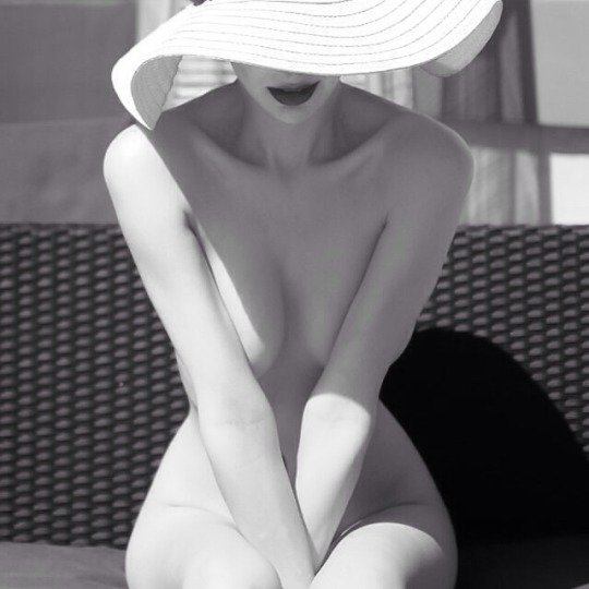 Intornoai50's tweet photo. #SundayHat #SomethingWhite https://t.co/p0pmfnYXRn