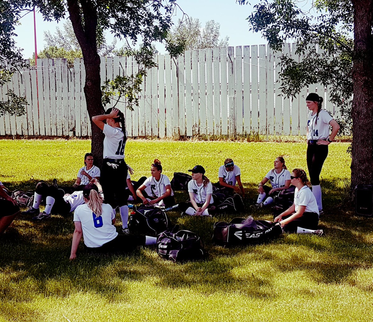 Michell2Sell's tweet photo. Heading to the semis! @AestheticsInfo U19B @RageFastball with a quarterfinal win over the host #UnityPanthers 10-1 #calmbeforethestorm https://t.co/L4lM2yAvW7