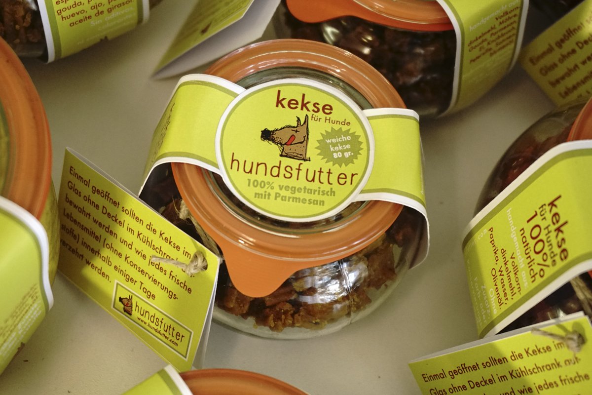 InfoHundsfutter's tweet photo. #hundsfutter #gallets #premios #pates #snacks para #perros #natural y #sin_additivos y #solo #utilizamos #harina #integral de #espelta y #harina_de_maiz que procura que #nuestros #productos son #hipoalergénicos https://t.co/UH4VXF3Knf