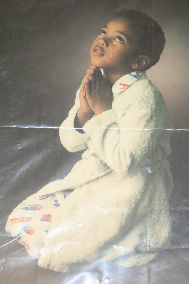 nghitomoka_E_H's tweet photo. Abandoned and Fatherless Children, God sees your tears, hence do not cease praying and working hard. Your Father will show up one day when they see you succeeding in life. #HappyFathersDay 🦅 towards #22June2018 https://t.co/tknI90zg6e
