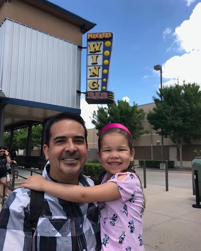 SaraFrederick's tweet photo. Father’s Day at #Pluckers. Fried pickles make a dad and daughter happy. https://t.co/OxuaBV3Rlc https://t.co/g3DvPpMdoH