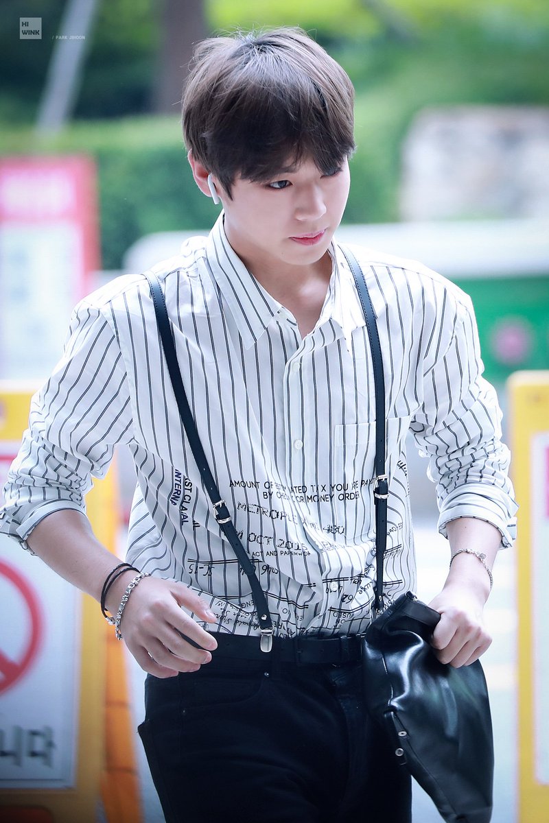 hi_wink0529's tweet photo. 180617 목동팬싸 출근길
#박지훈 #PARKJIHOON https://t.co/tZlKL8ssKm