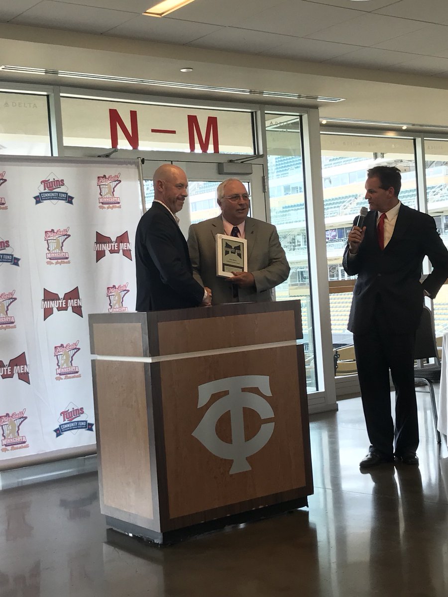 Our 2018 Bob Mertz Softball Coaches’ Award winner Coach Dave Trautman.