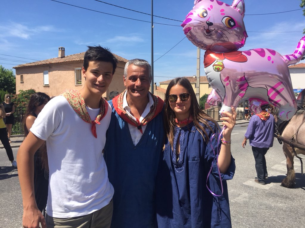 Une magnifique cavalcade ce matin à la #StEloi de #ChateauGombert Près de 120 chevaux et des chars attelés, superbe. Bravo à l’équipe du #Président #Grimaud !