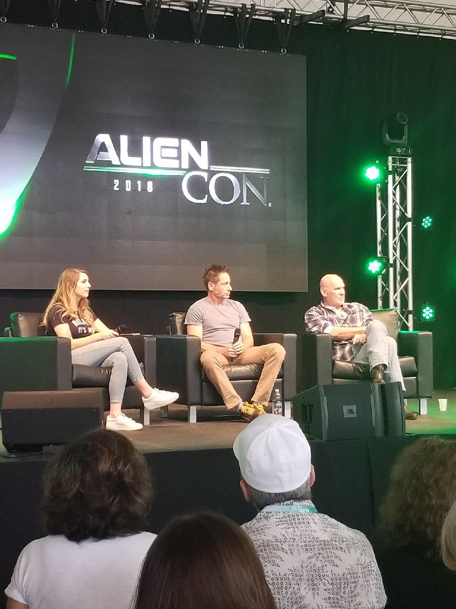 2018/06/17 - David at AlienCon 2018 at Pasadena Convention Center Df6UstlVAAA789h