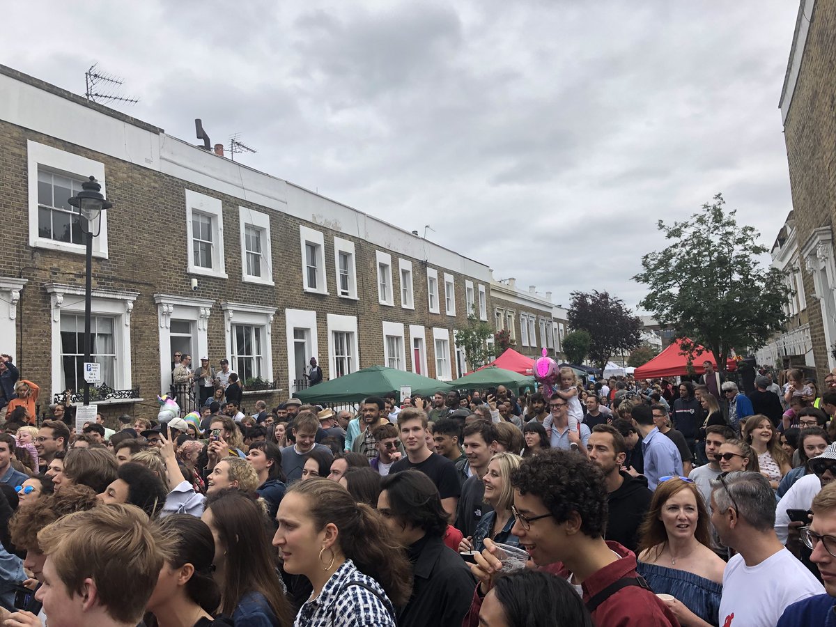 GreenGymCamden's tweet photo. Fantastic atmosphere at today’s #almastreetfair #kentishtown making badges and identifying leaves! https://t.co/H0JhJW2SFm