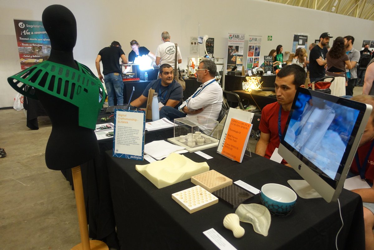 Our @ElisavaBCN students have exhibited their results at <a href="/MakerfaireBCN/">MakerFaire BCN</a>, all their learning in #generative #design &amp; #digitalfabrication to face up next challenges
