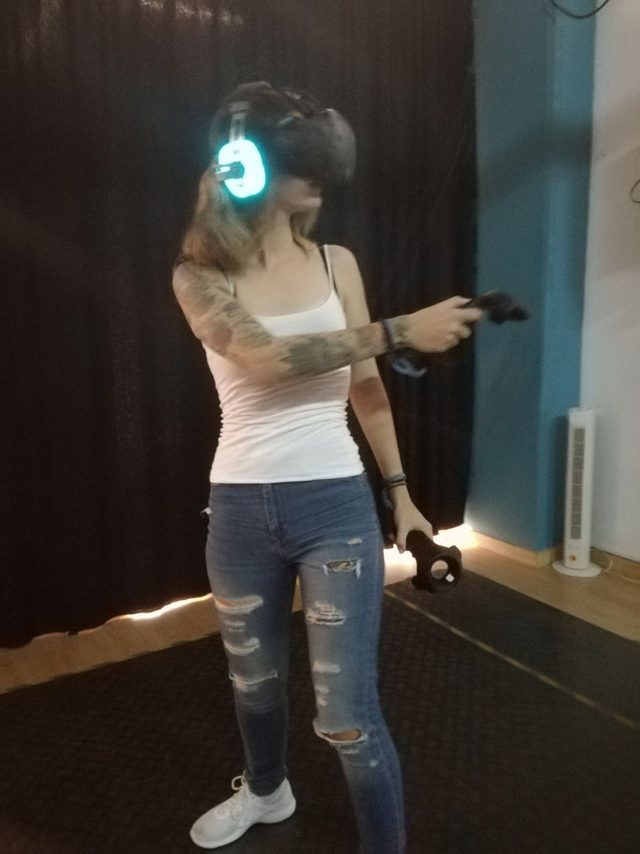 VRProject_es's tweet image. @SomeCopsAreJedi consigue 1 punto en la Gran Final frente a @7forceClub por lo que nos queda un último partido.

Vaya Nivel, vaya espectáculo están ofreciendo los jugadores.

#up7force #vrproject #tgx #redbull #somecopsarejedi #esports