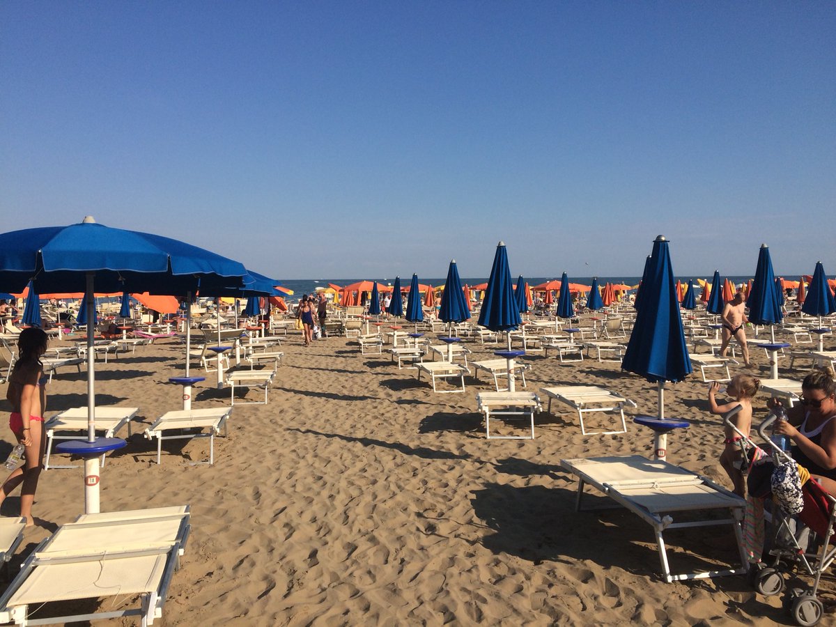 b_castiello's tweet image. Lignano Sabbiadoro #chefrubio on stage frontemare soon 🌊 #EasyFish