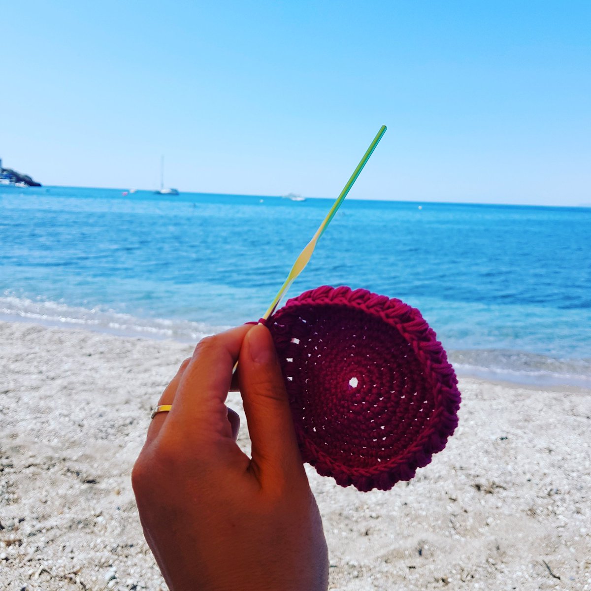 GINBDV's tweet photo. ❤🌞
#lascositasdegini #hechoconamor #hechoamano #puntoapunto #relax #playa #veranito https://t.co/75qfzvDroy