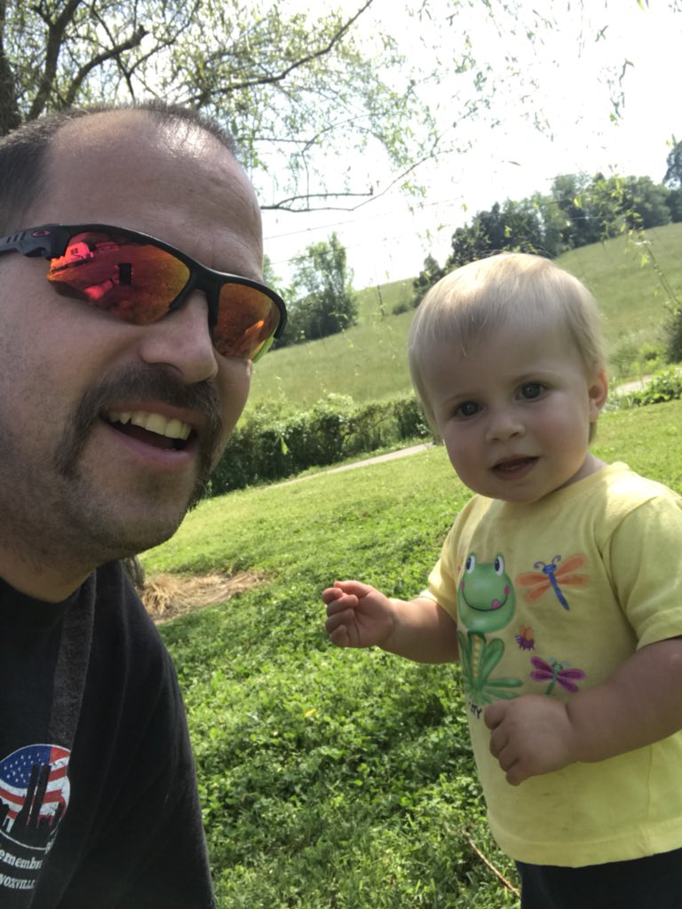 firedog_239's tweet photo. Happy Father’s Day to the dads, stepdads and men who fill that role. Enjoy he day with the little ones you take care of! Best thing in the world to see them light up when u walk in... #yourdoingitright https://t.co/LoqiZZn0BA