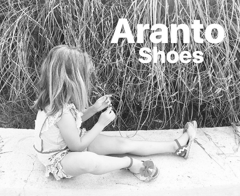 ArantoShoes's tweet photo. Alpargatas super cómodas, perfectas para cualquier ocasión..
#kids #kisdshoes #niñas #modakids #hechasamano #artesanal #espadrilles #fashionkids #kidsstyle #yute #summer #moda #tendencias2018 #confort #madeinspain #exclusive #cool #loverkids #calzado #arantoshoes https://t.co/4jZgD4Ej3q