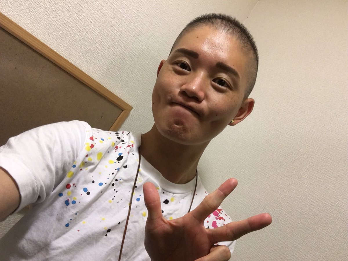 takeshi_020604's tweet photo. 東京新宿からおはぴょーん☀️
昨日は #ARF17 ありがとうございました❤️
トップバッター、どっ緊張でしたが皆さま優しくて何とか乗り切れました❤️
今回のセトリ↓
①Everyday
②大きな愛でもてなして
③香水(歌カバー)
④無限未来
会いたかった人たちに会えて元気もらえて嬉しかったぞ!!! https://t.co/IGO6UKYIhm