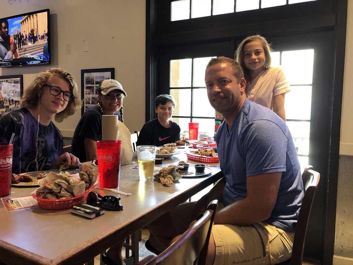 paapefive's tweet photo. #pluckers https://t.co/KMKHX2oeiv