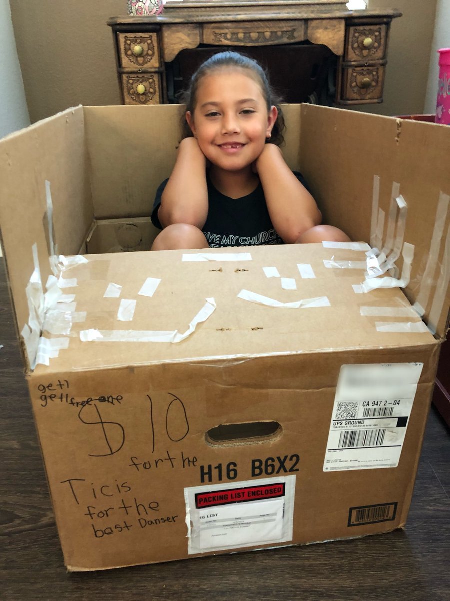 911DISP911's tweet photo. Amelia is selling “$10 Ticis for the bast danser” ($10 tickets for the best dancer)  don’t know what her performance is all about, but she asked me to post so I did lol #momsdoingstuff #idk #shouldipayher #isthisascam #iwantapreview 🤣 😂 😆 https://t.co/nqSQUZmUok