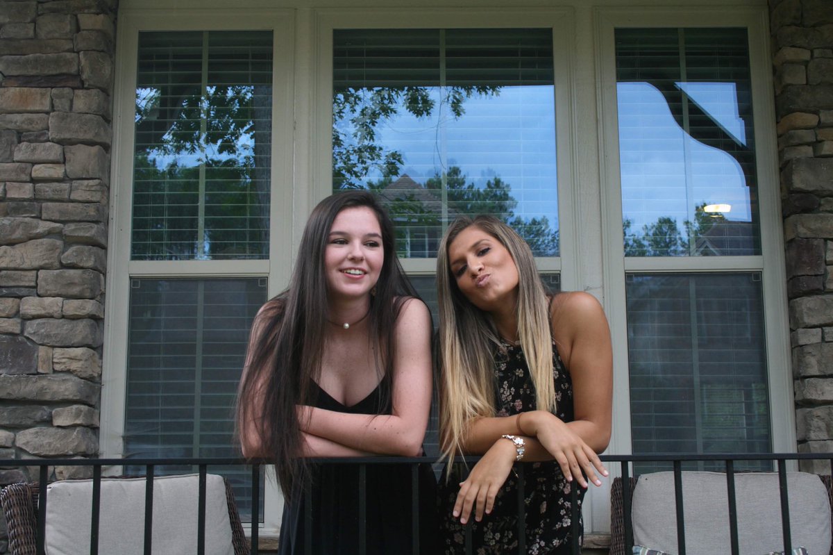 lauren_negrette's tweet photo. Ying and yang aka ren and ryn🎈 #8teen #travelpartnerforlife https://t.co/w2F7CstTJR