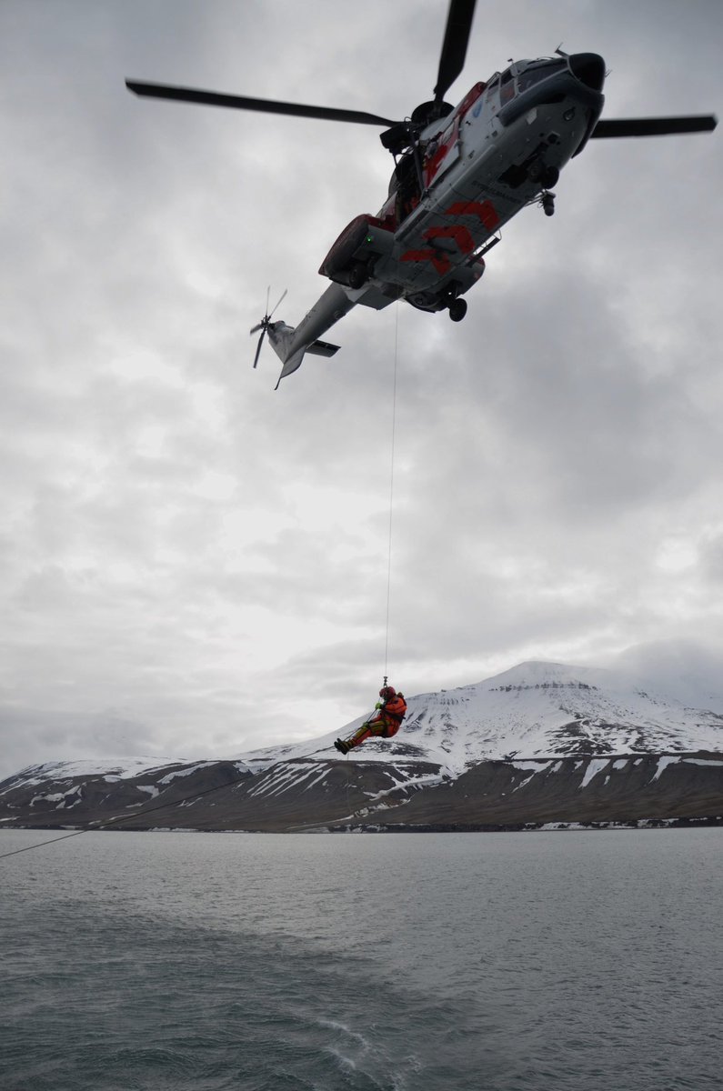 joula_s's tweet photo. A piece of the #Arctic experience! @UNISvalbard #ESACTC18 https://t.co/oZQOw43kip