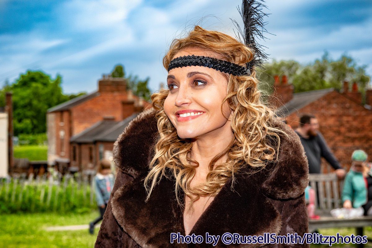 BlitzPhotos's tweet photo. Portrait of this lovely young lady dressed in 1920s Style clothes part of Peaky Blinders at @BCLivingMuseum today at the Festival of black country Vehicles #blitzphotography #photography #500pxrtg #thephotohour #dailyphoto #canonphotography #lglass #PeakyBlinders https://t.co/Xd6Ae3E2nS
