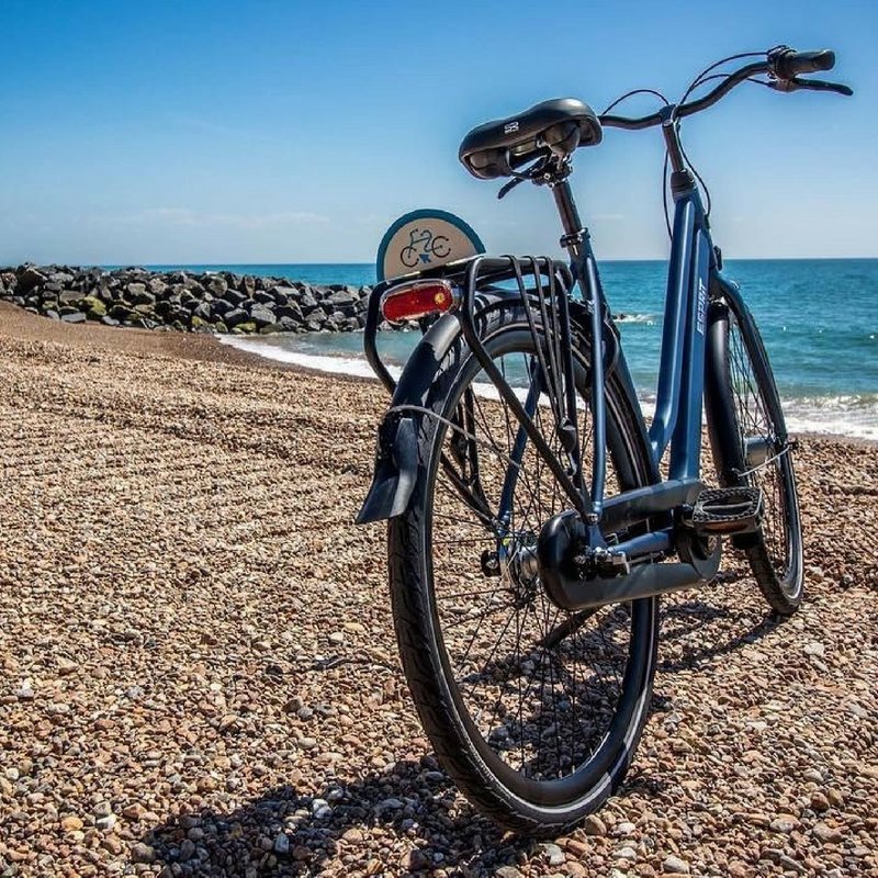 VisitKent's tweet photo. Head to the beach this summer & escape the #WorldCup with a surfing lesson at @jossbaysurfing, if you are looking for a more relaxing afternoon at the beach why not head to Folkestone & enjoy a bike ride with Click2Cylcle?Perfect for a summer's afternoon! https://t.co/PNrl7WgnNW https://t.co/MlV7IpL3le
