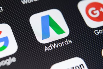 sewatch's tweet photo. Weekend update: Using the new #Google #AdWords dashboard, by Ann Stanley https://t.co/ba6Kp5nsCJ https://t.co/KwlLSl5LqS