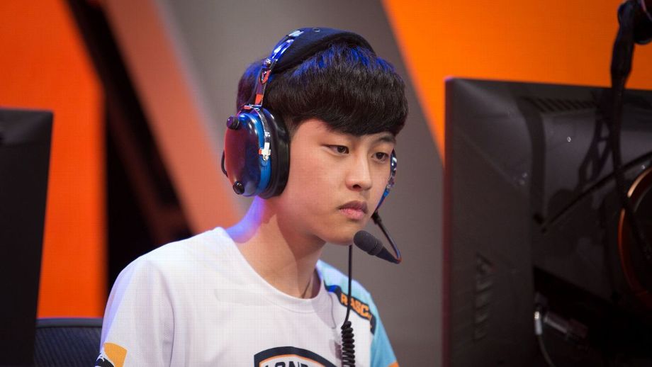 FSKNcommunity's tweet photo. [#Overwatch] L'ex joueur des London Spitfire et des Dallas Fuel, Dong-jun "Rascal" Kim, rejoint l'équipe @NRGgg en Contenders ! 🔥

📺 ➜ https://t.co/Dtutcsu6jz https://t.co/n576K0HwrW