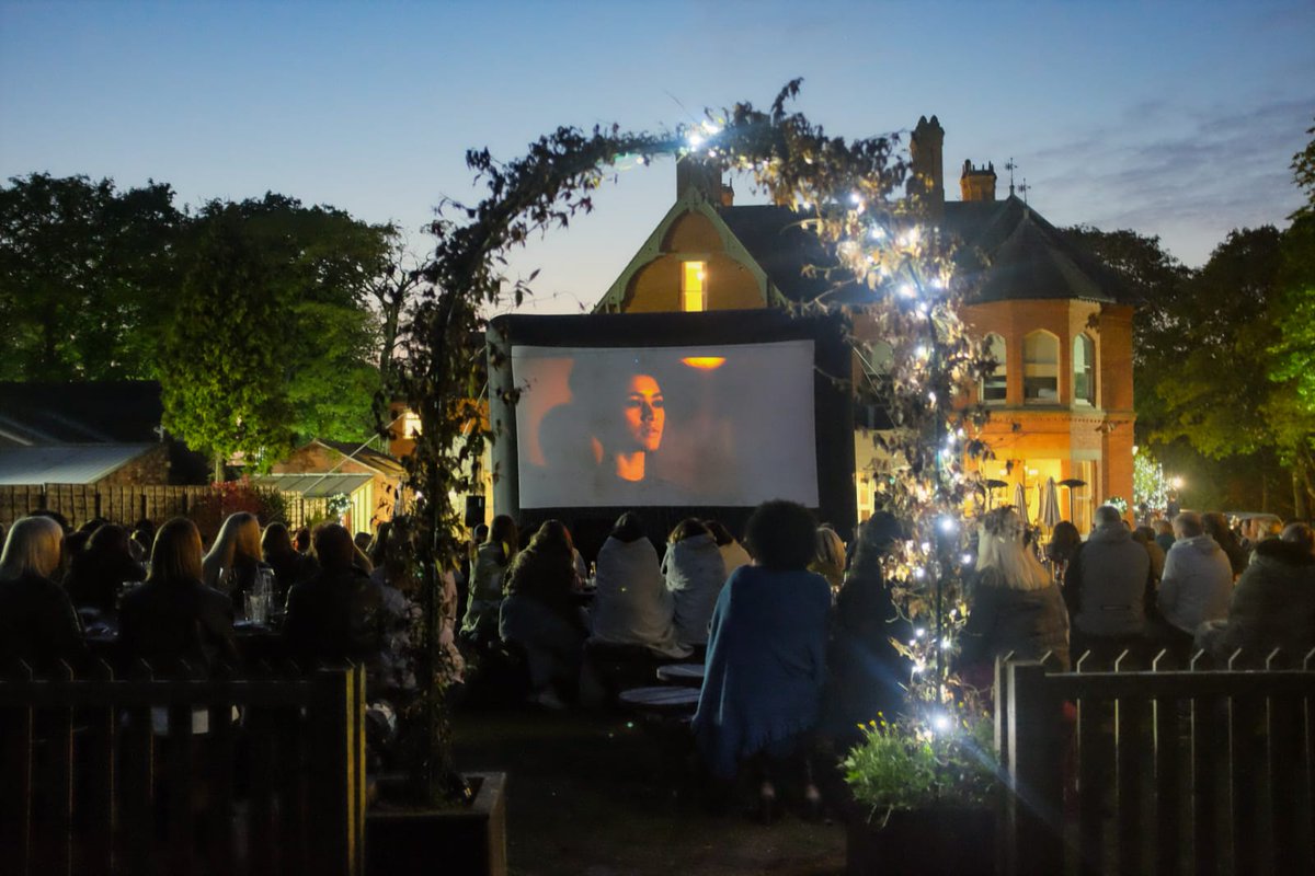 Inflatable Flix tweet media