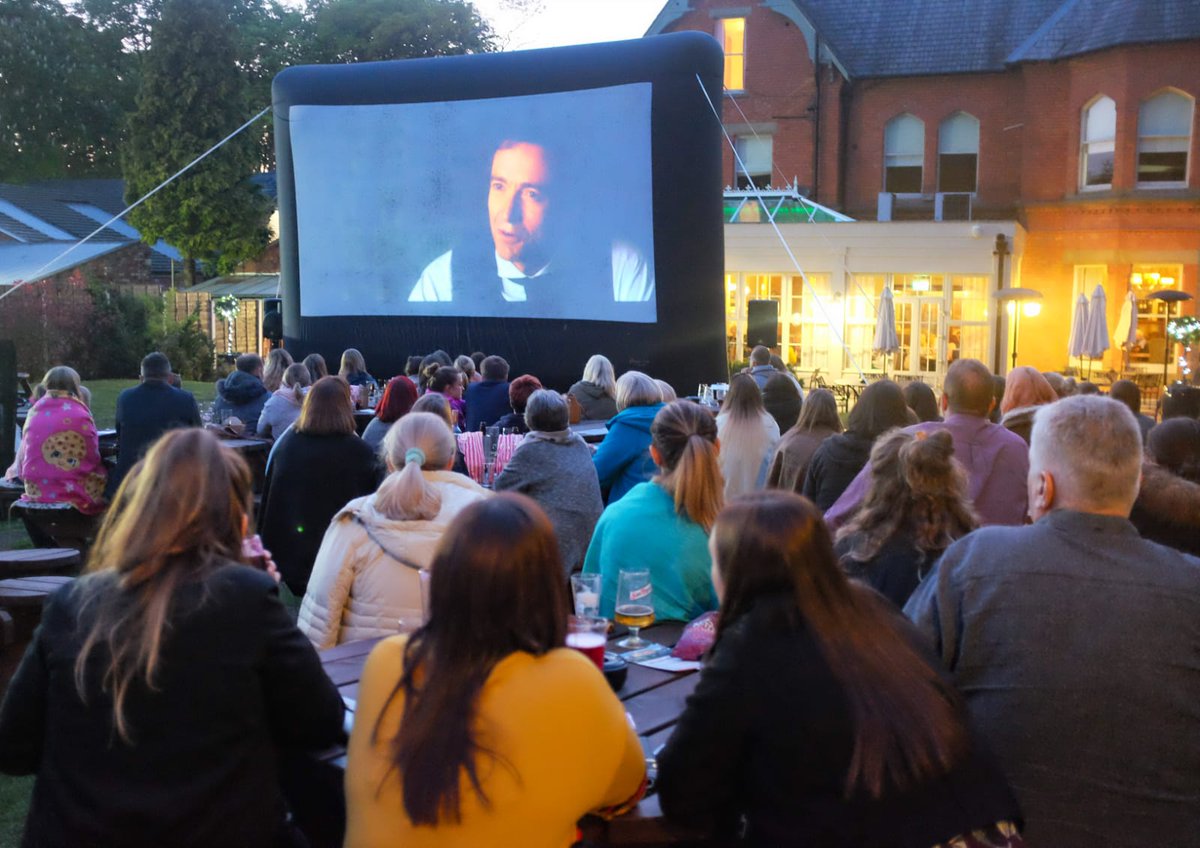 Inflatable Flix tweet media