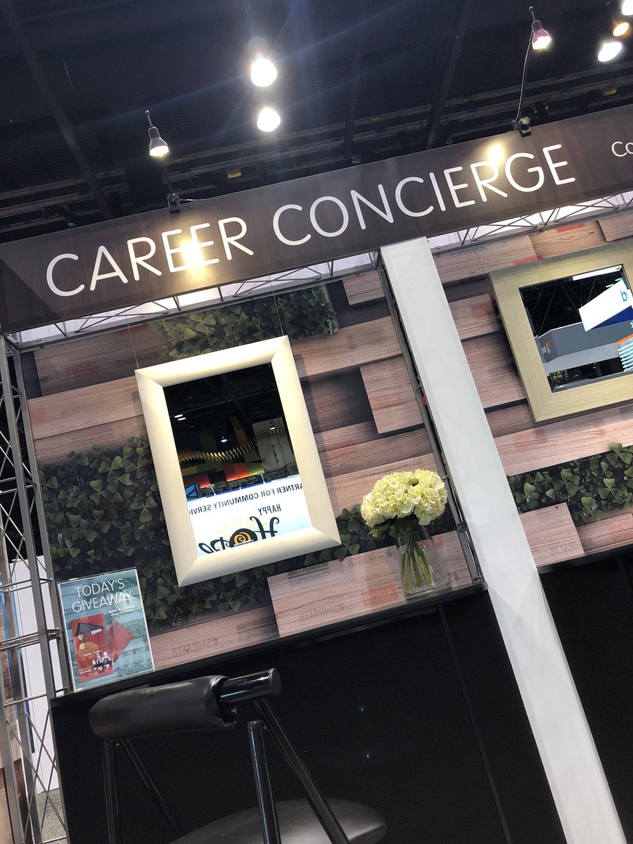 lhhrsus's tweet image. Come visit us at Booth # 1628 at #SHRM2018. We’ll be serving up fresh looks with hair and makeup artists, headshots with a professional photographer, and some fun giveaways! We’re honored to act as a #CareerConcierge for employers and jobseekers alike.
