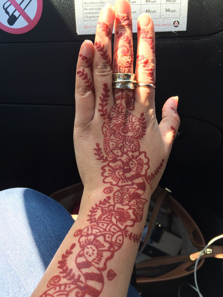 sima_kotecha's tweet photo. #HennaHand https://t.co/7QfFCH4GQA