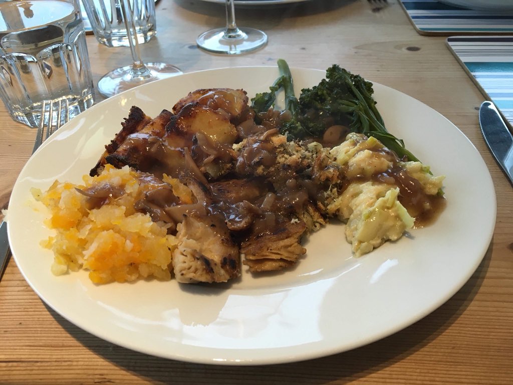 Kwaitie's tweet image. My mum is 51 

She’s a meat and two veg, home cooking busy mum of 5 (all flown the nest) 
She’s been through some tough times 

She is now vegan, doing yoga and generally being as awesome as ever! #vegran