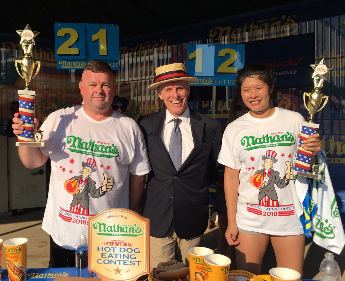 eatingcontest's tweet photo. MORE HAPPINESS! From St Louis! Courtesy of Jingru Chen w 12 and βBuffaloβ Jim w 21! https://t.co/AhhQRW4GJX