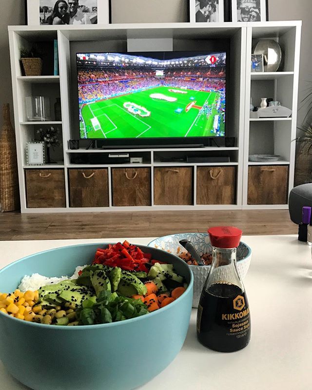 yannickenting's tweet image. Aardige afsluiting van het weekend! #myladyisachef #sheissocute #loveher #pokebowl #homemade #worldcup #genieten #ditmoeteenzondagzijn #sundaylife ift.tt/2lfjSAn