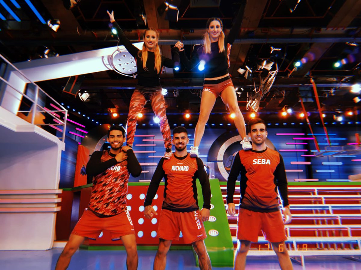 combatearg's tweet photo. ¡¡Ayudá al equipo Rojo a sumar puntos!! ❤❤
La 📸 con más RT suma 40 puntos a su equipo, la votación se cierra a las 19:30hs 😉😉

#FamiliaCombate https://t.co/UXIiT0Of7X