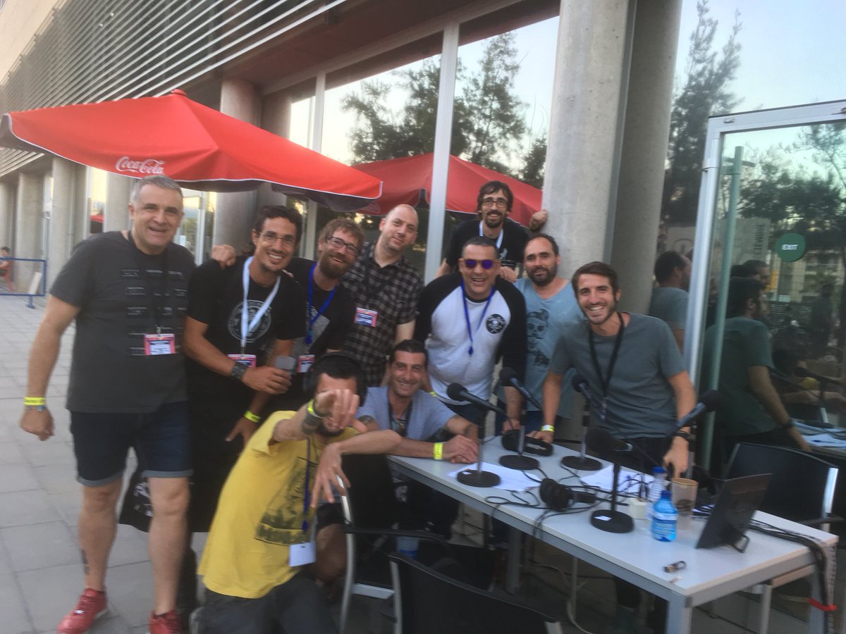 titoieta's tweet photo. Final de programa #ConcertLlibertatExpressio #palma , un plaer haver fet radio amb els amics i companys de @OnaMediterrania i un gust de poder parlar i gaudir d’aquest concert @acallarassoc https://t.co/3oqBtNCFmf