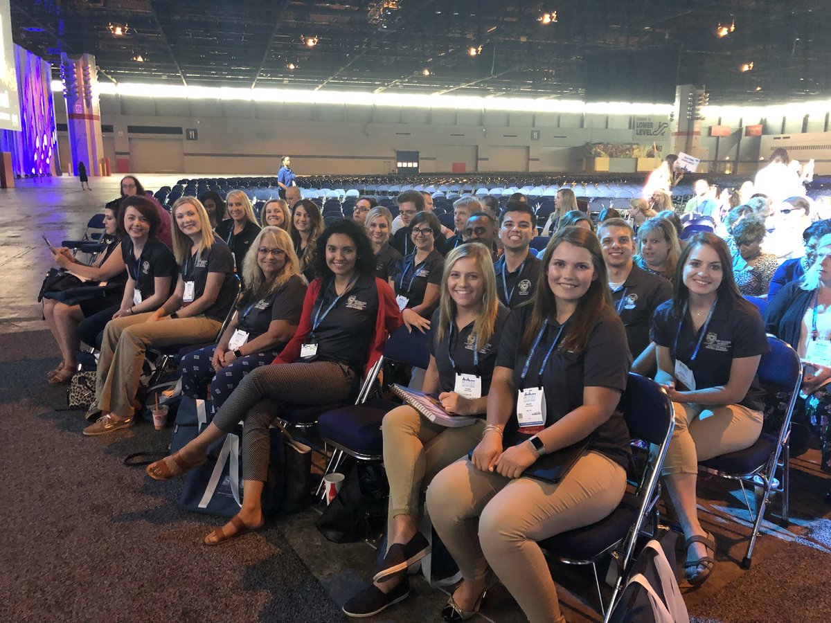 drleannbrown's tweet photo. Ready for #SHRM18! Fort Hays State University SHRM Student Chapter! #Fhsu #welovehr https://t.co/qCfceHMnvQ