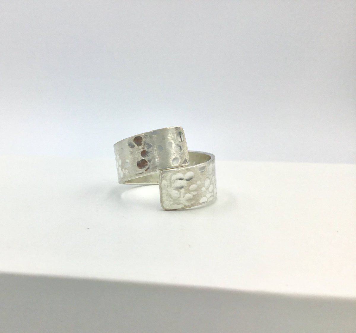 aurumbarn's tweet photo. #handmadehour leave a message for your besty to carry in their hearts no matter where... choose English alphabets and numbers. Link is https://t.co/ROBqvi2LBb bring your words #iloveyou #worldcup #bestfriendforever #lovers https://t.co/LfJABkLnlP