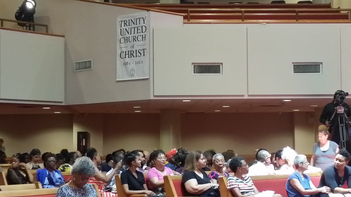 aaanmarkaz's tweet photo. .@TrinityChicago filling up for the @NAARPR / Angela Davis event in celebration of the recently released survivors of @Chicago_Police torture!
#PeoplePowerWeekend #CPACNow https://t.co/LeCHODAmKq