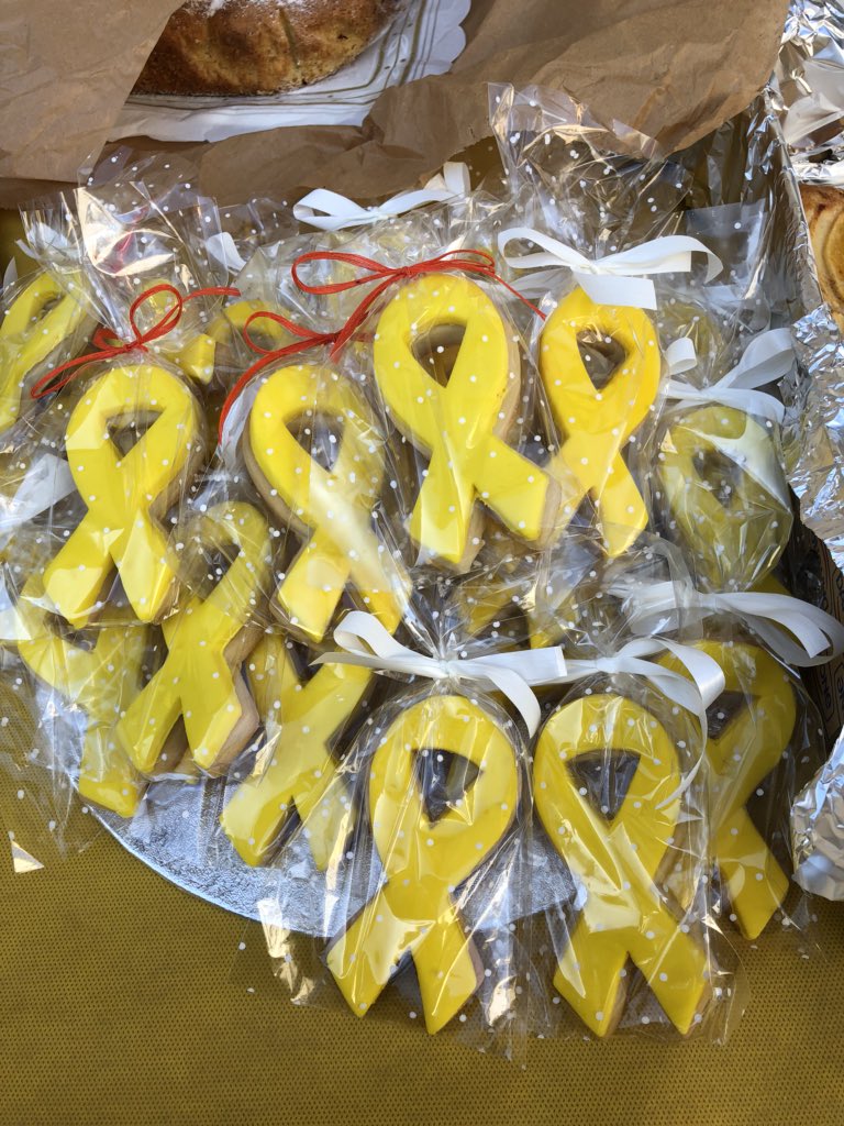 ANClAleixar's tweet photo. Gràcies  🎗💛 #concertgroc #laleixar #aleixar #estripband @ANC_Vilaplana @ANC_Reus @ACDretsCivils #RepublicaésLlibertat https://t.co/oAikdtgn6j