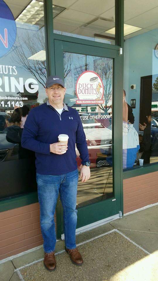 FullMetalJoeX's tweet photo. Here is my dad outside the best doughnut shop in America 

Happy fathers day https://t.co/96uMDcgvS0