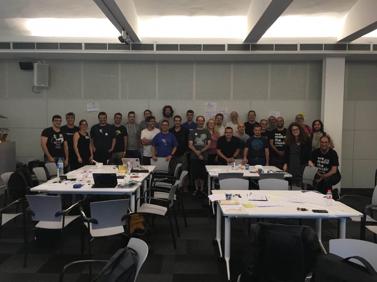 ttncat's tweet image. Acabem la jornada amb moltes idees noves i projectes per davant, per a nous tallers i trobades. Més info a ttn.cat Gràcies a totes 😊 @MakerfaireBCN @SomMobilitat @FPareManel @sokotech @Ecoserveis @abd_ong @guifinet @SmartCitizenKit @ICMCSIC @BCN_digital