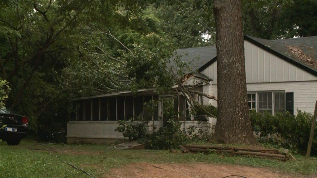 PHOTOS | Tree falls on house, blocks wheelchair ramp on.11alive.com/2JQ8XYq https://t.co/THsf19OVOY